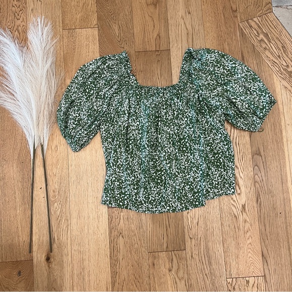 A&F | NWOT Crinkle Textured Puff Sleeve Top - Picture 2 of 6
